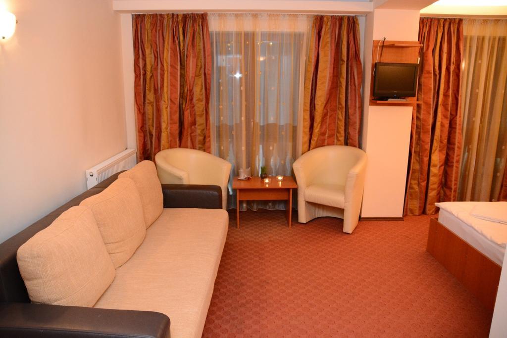 Hotel Art Montana Predeal Oda fotoğraf